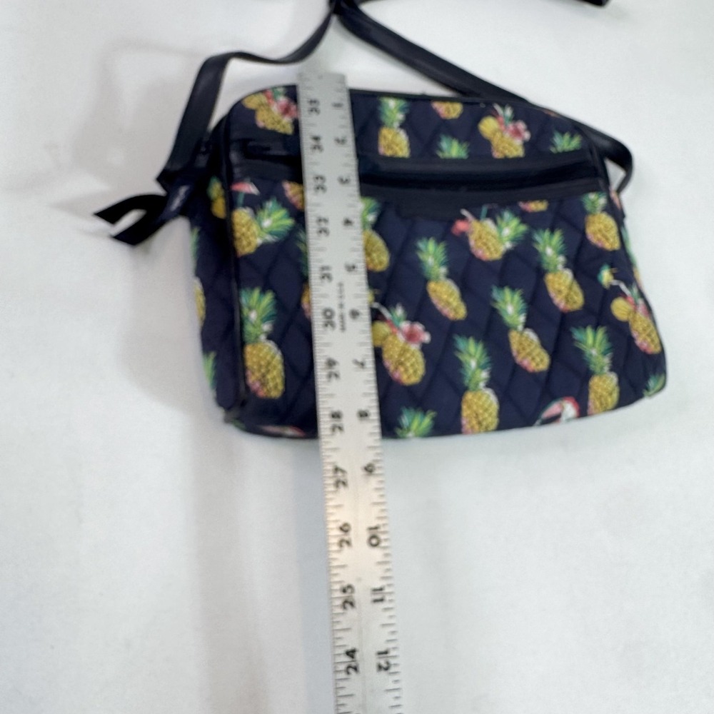 Vera Bradley Crossbody Bag Womens Navy Quilted Pineapple‎ Print Zip Pockets - Picture 3 of 11